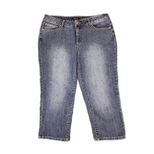 RELATIVITY Stretch Denim Capri Light Wash  Blue Plus Size 14